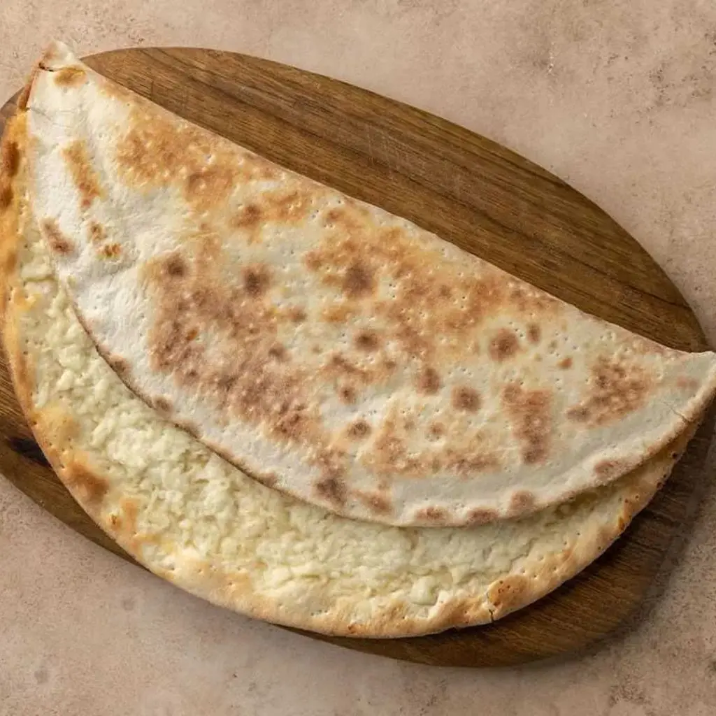 منقوشة جبنة حلومي